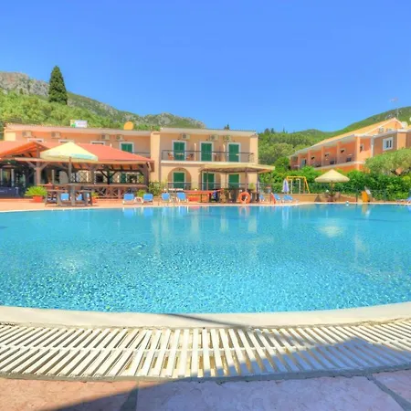 Mermaid Pool And Bar מלון דירות פאלאוקסטריצה