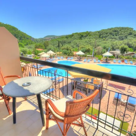 Mermaid Pool And Bar 3* פאלאוקסטריצה